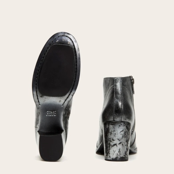 New in Box Frye Nora Zip Short Boots - Picture 3 of 6